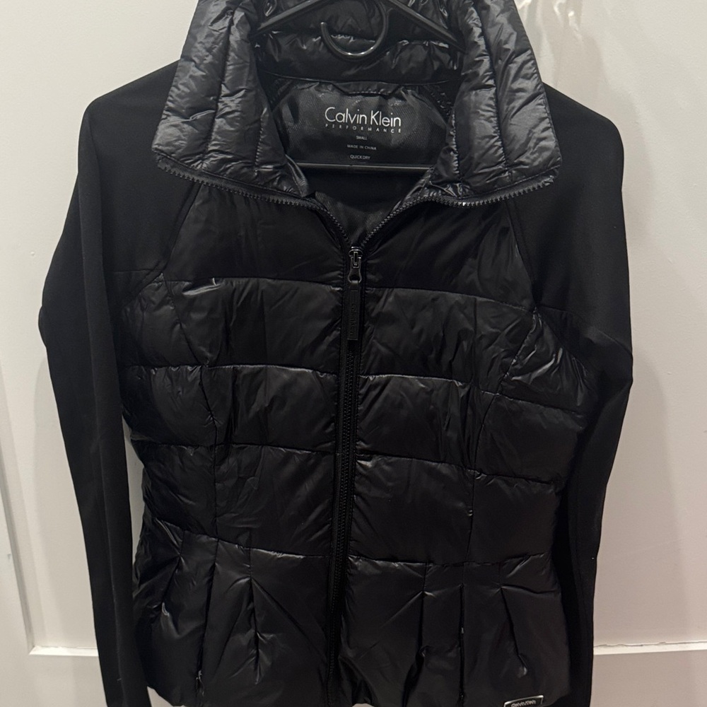 Calvin Klein Women's Sleek Black Puffer Jacket